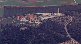 Vue aérienne de la colline.