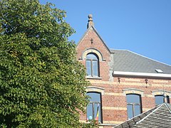 Détail de l'école de Mont-Sainte-Geneviève