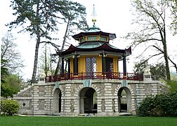 Pavillon chinois du château de Cassan, L'Isle-Adam (1781-1785)[1].