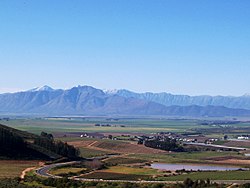 Blick von der R46 auf Riebeek Kasteel