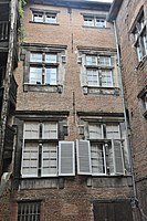 Façade overlooking the courtyard with Renaissance windows