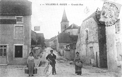 La Grande-Rue avec le garde-champêtre.