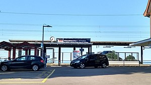 Canopy-covered platform