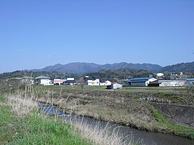 Vue du mont Sentsū depuis Okuizumo à l'ouest.