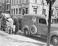 Montreal Light, Heat and Power employees fixing a gas line, 1941.