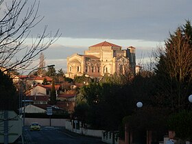 La basilique Sainte-Germaine.