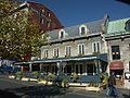 Sur la place Jacques-Cartier