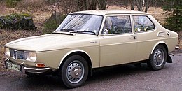 Saab 99. Utseendet kom genom åren att förändras men på bilden syns originalversionen.