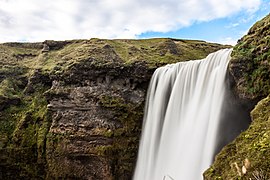 Long-exposure photo of the waterfall, taken from the stairs