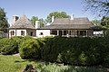 La Casa Louis Bolduc, en Ste. Genevieve, Misuri, construida c. 1792 es un ejemplo de construcción de poteaux-en-terre.