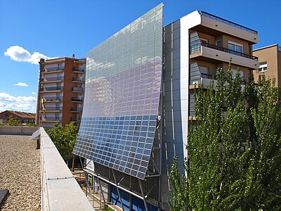 واجهة BIPV في MNACTEC ، بالقرب من برشلونة