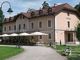 水晶旅馆（原名匈牙利旅馆）