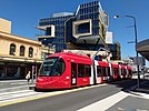 廣場上的輕軌電車（英语：Newcastle Light Rail）