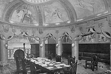 Black-and-white image of the theater's smoking room, which contains a domed ceiling supported by columns