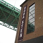 Under Älvsborgsbron ligger det gamla pannhuset som idag inrymmer Röda sten konsthall