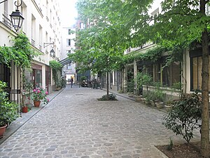 Rue du Faubourg-Saint-Antoine.