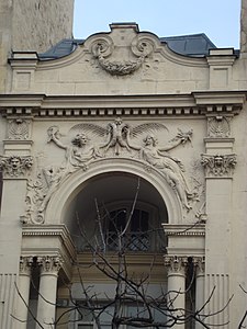 Bas-reliefs (1869), façade du théâtre des Gobelins à Paris.