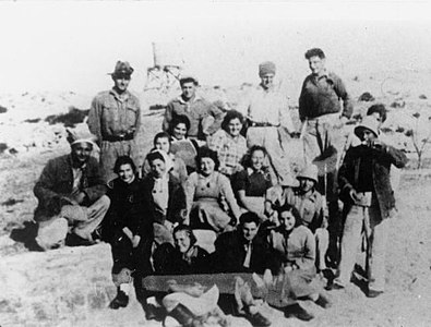 Szenes with members of Kibbutz Sdot Yam. (4th from left)