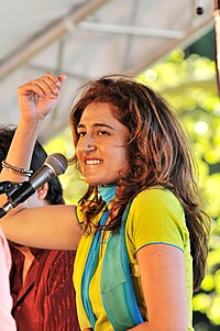 Kiran Ahluwalia performing