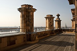 Panoramic deck