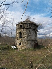 Pigeonnier en péril à Rosières (Ardèche) .