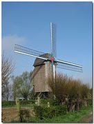 La Flandre française est connue pour ses moulins à vent, ici celui de Pitgam.