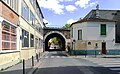 La rue du Volga passe sous la ligne de Petite Ceinture.