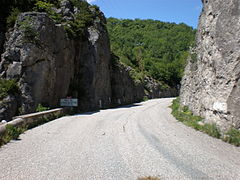 Le pas de l'Escalette sur l'ancien tracé de la route nationale 9.