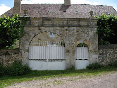 Le portail d'entrée.