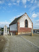 La chapelle Saint-Joseph et le cimetière.