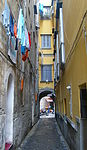 Callejón en San Fernando, en Nápoles.