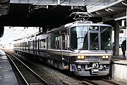 仍為2000番台時的列車。於JR東西線試車中。