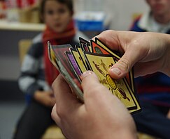 Spielleiter beim Zusammenstellen der Rollen