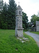 Lanterne des morts, à Saint-Goussaud