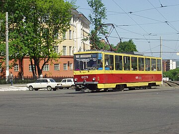 Трамвай T6B5SU на площади Перекальского