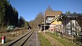 Bahnhof (Bahnhofsanlage mit Empfangsgebäude und Geräteschuppen)