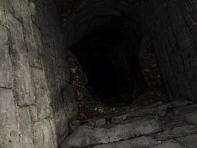 Southern tunnel vent interior.