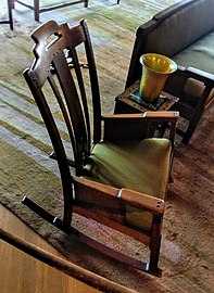 Rocking chair in Gamble House in Pasadena, by Greene and Greene (1908-1909)