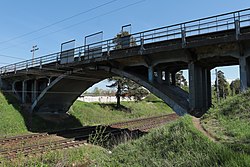 Мост через железную дорогу по улице Связи