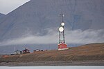 Station Björndalen med antenner för förbindelse med Barentsburg och Isfjord radio