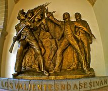 Escultura que hace referencia al momento en que casi muere el presidente Juárez.