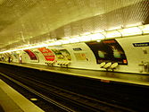 Line 6 platforms at Pasteur