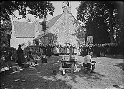 Procession sortant de la chapelle.