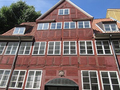 The building seen from the yard.