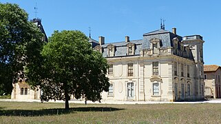 Vue de la façade Sud et Ouest.