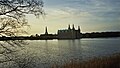 Lago y castillo