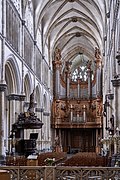 Vue arrière de la nef, vers les grandes orgues