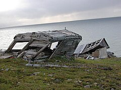 Vestiges d'installations datant de la période soviétique, cap Dejnev (2001).