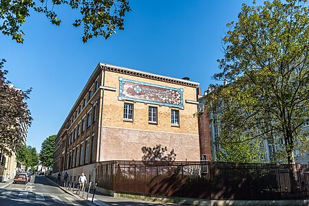 Siège de l’œuvre de la Croix-Saint-Simon en 2018, ex résidence de Léon Gaumont durant la première moitié du XXe siècle.