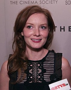 Wrenn Schmidt interprète Margo Madison.